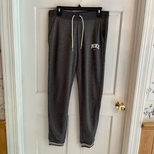 NWT Nike logo sweat pants.  Size Medium.